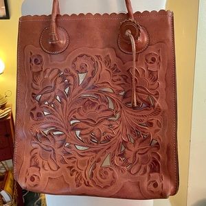 An absolutely yummy Patricia Nash oversized handbag!